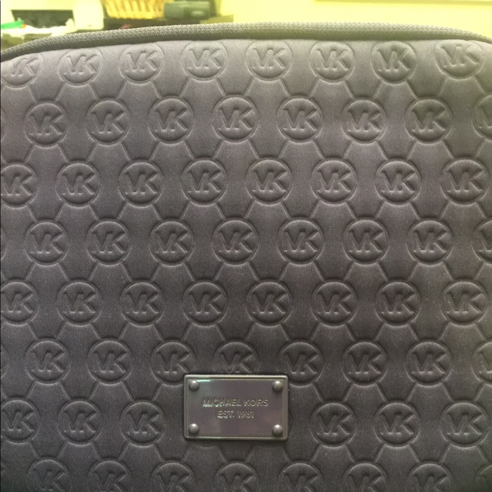 Beautiful crossbody tablet case.